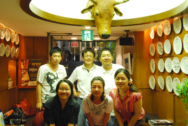 (atrás) Yuto, Takehiro, eu, (na frente) Keiko-sensei, Yuko e Yumiko.